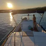 Sleeping On A Boat In The Island's Bay ספינת מלון פורטו סן פאולו